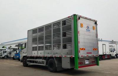 解放天錦畜禽運(yùn)輸車與吸污車 專業(yè)運(yùn)輸解決方案的雙重奏